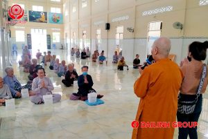 Dai Linh organizes a charity event at Phuoc Lam pagoda, Soc Trang province